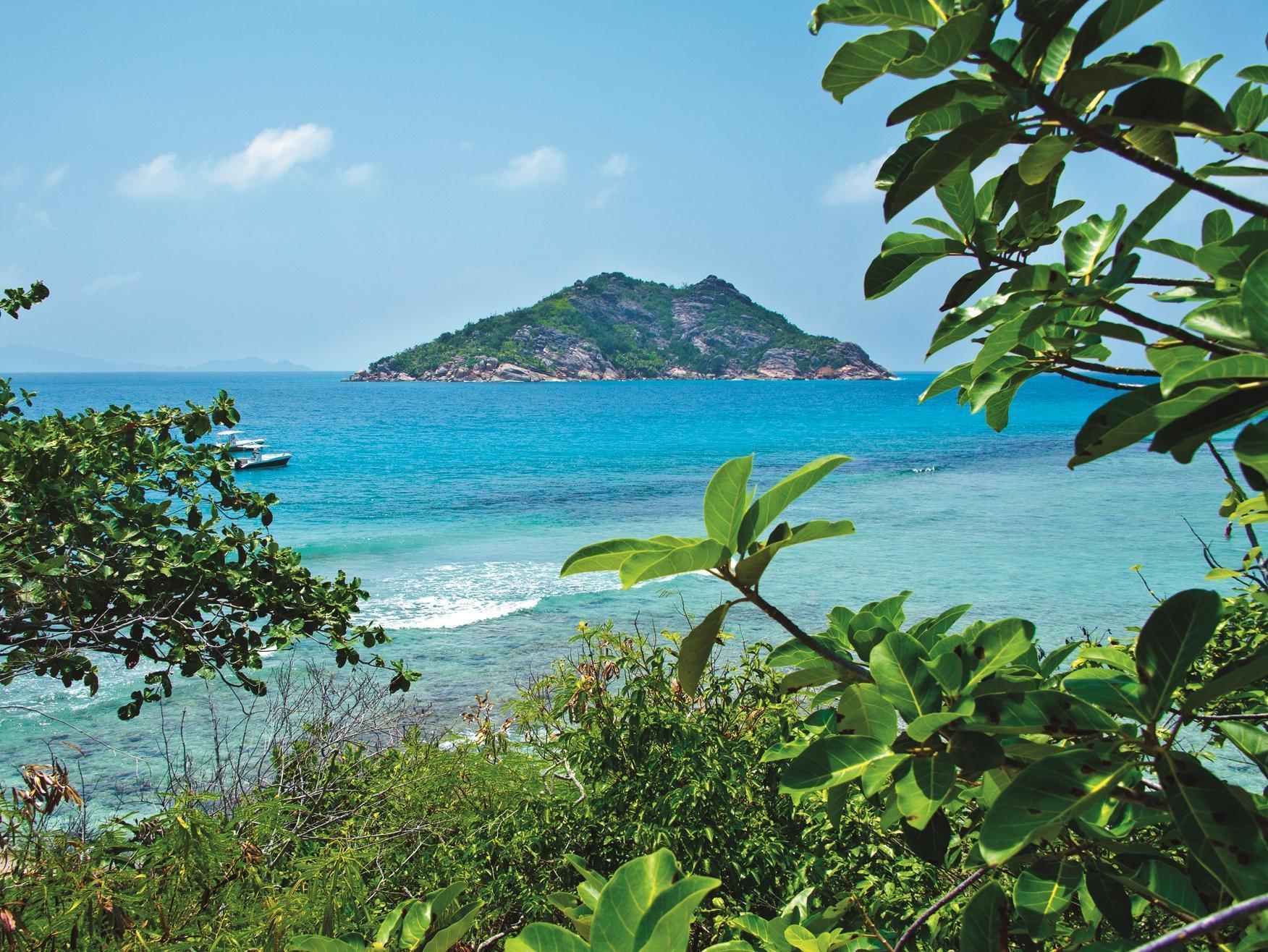 New Emerald Cove Hotel Baie Sainte Anne Exterior photo